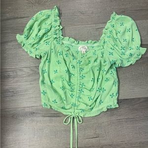Light green crop top, size xs